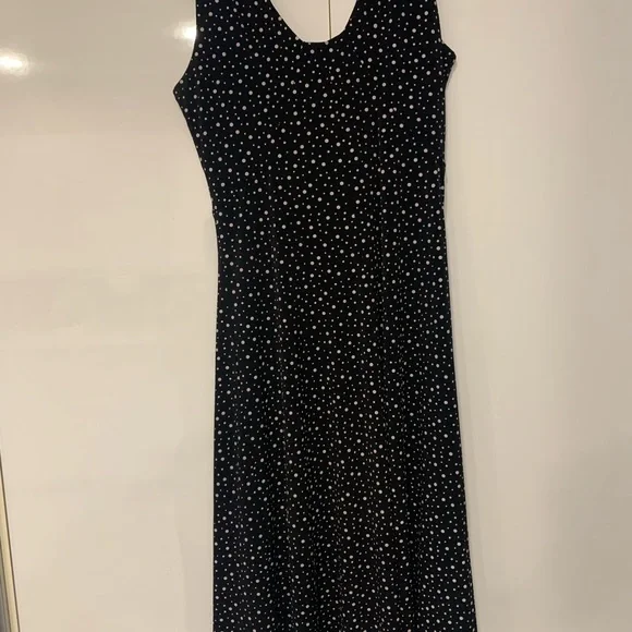 Classic A Line dress! Polka dot! Knee length! - Picture 4 of 4
